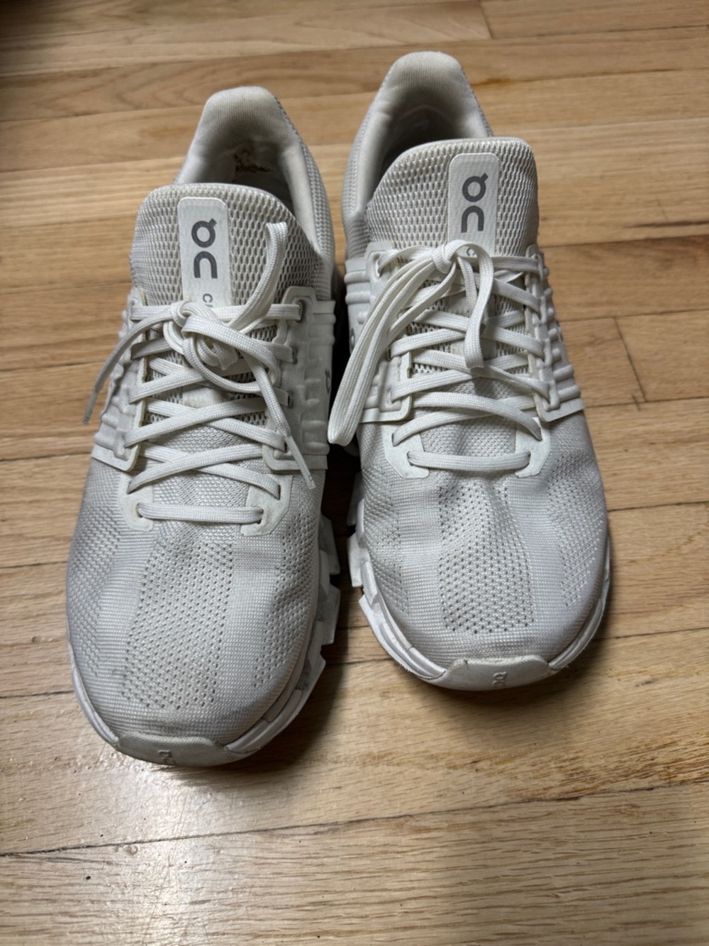 On cloud Running women's Athletic Sneakers in White 9.5